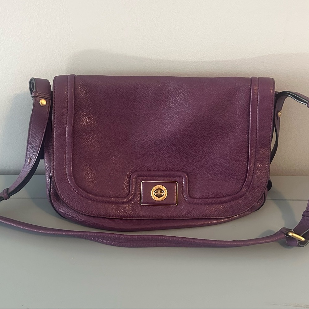 Marc by Marc Jacobs Totally Turnlock Pansy Purple Leather Messenger Bag Purse